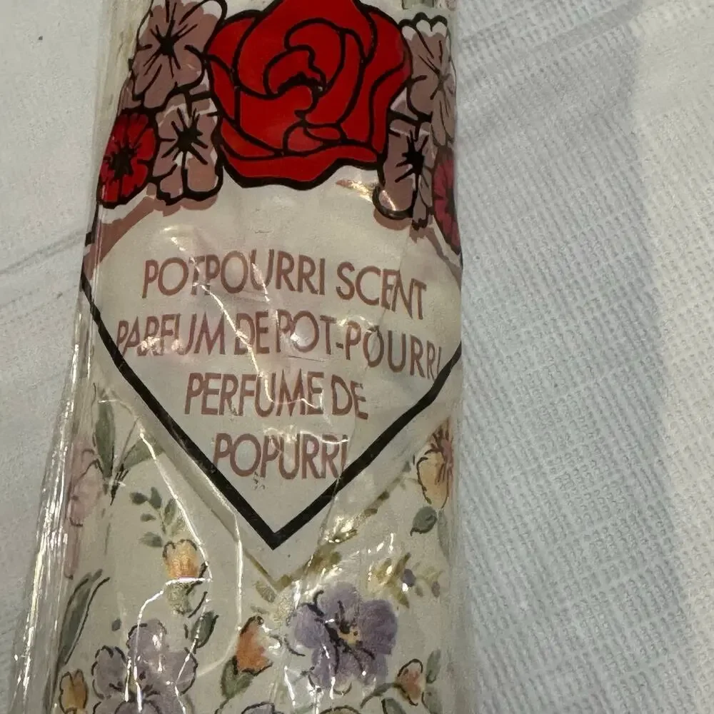 Vintage Rubbermaid Scents Potpourri Shelf Liner Pink Floral Non Adhesive